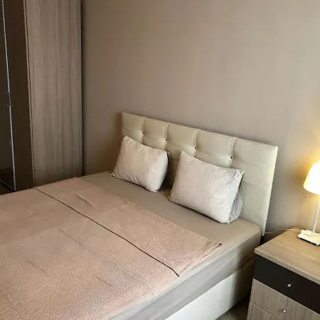 Vagabond Apartments *